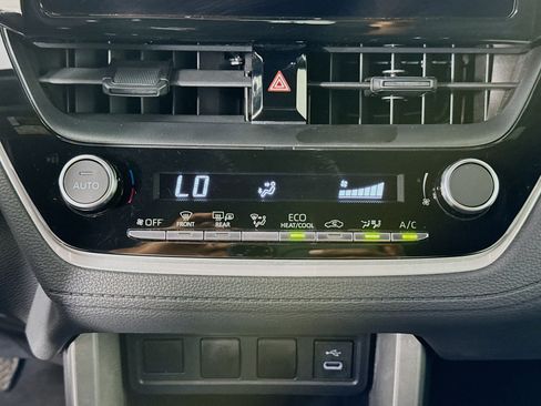 Used 2023 Toyota Corolla Cross AWD Hybrid image 15