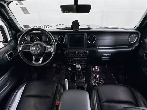 Used 2019 Jeep Wrangler Unlimited Sahara image 28