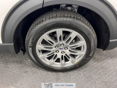 New 2026 Ford Explorer Platinum RWD image 18