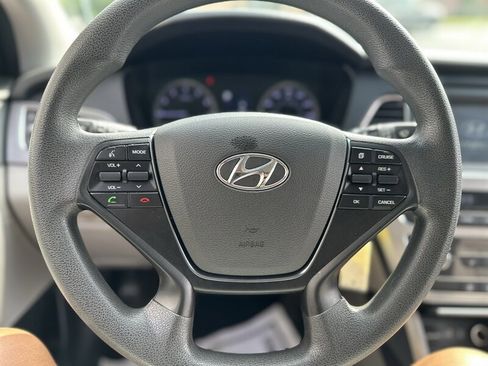 Used 2016 Hyundai Sonata SE FWD image 17