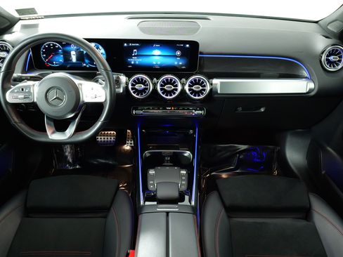 Used 2021 Mercedes-Benz GLB 250 4MATIC image 29