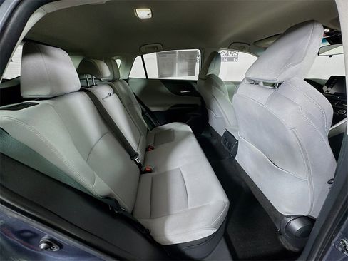 Used 2022 Toyota Venza LE image 26