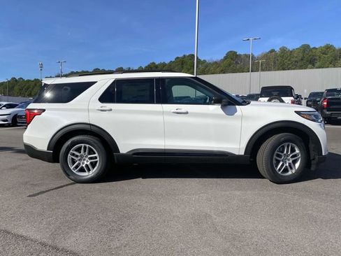 New 2026 Ford Explorer Active w/ Active Comfort Package image 2