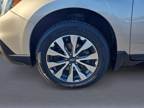 Used 2017 Subaru Outback 2.5i Limited image 9