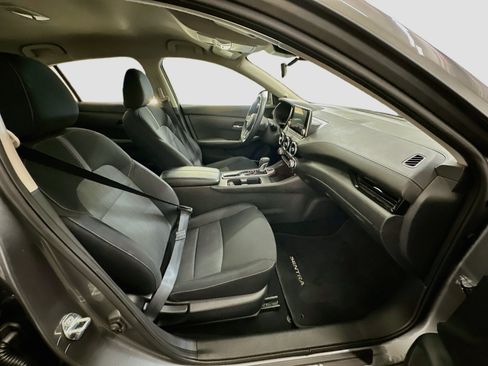 Used 2024 Nissan Sentra SV FWD image 31