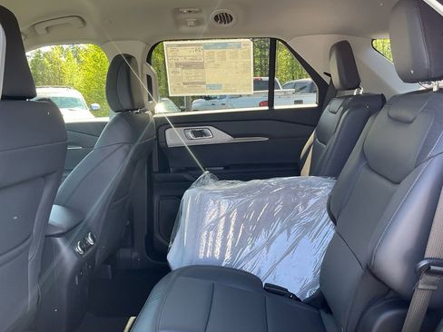 New 2026 Ford Explorer Active w/ Active Comfort Package RWD image 14