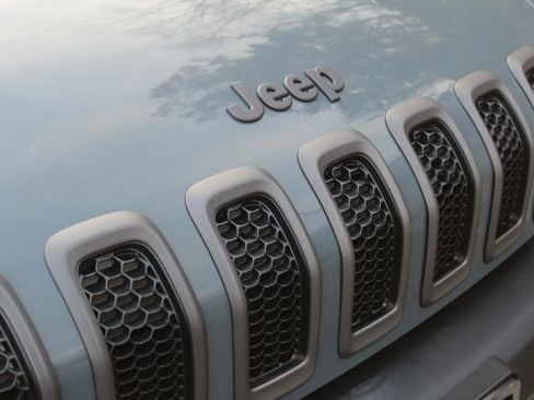 Used 2015 Jeep Cherokee Trailhawk w/ Comfort/Convenience Group image 41