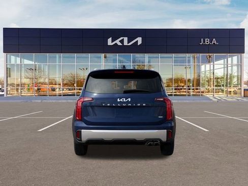 New 2025 Kia Telluride S image 5