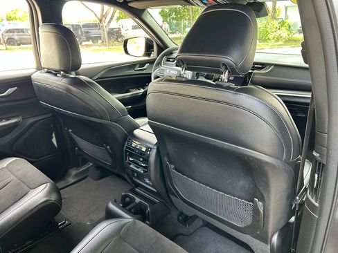 Certified 2023 Jeep Grand Cherokee L Laredo image 38