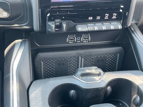 New 2026 RAM 2500 Laramie w/ Sport Appearance Package AWD/4WD image 20