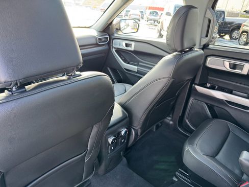 Certified 2022 Ford Explorer Limited w/ Equipment Group 301A image 25