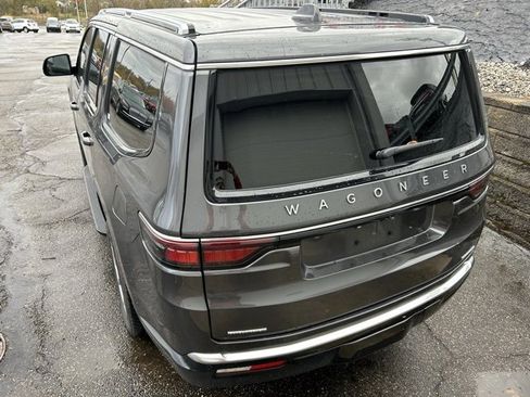 Used 2022 Jeep Wagoneer Series II w/ Rear Seat Video Group 1 image 4
