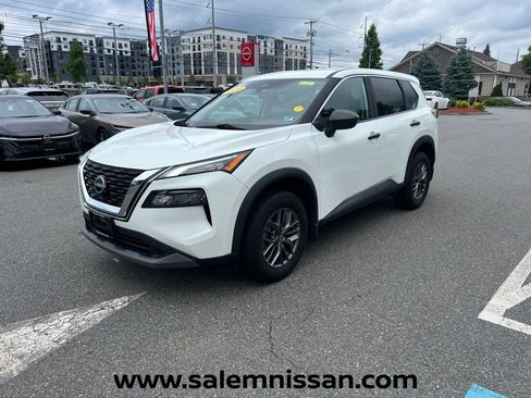 Used 2023 Nissan Rogue S AWD/4WD image 3