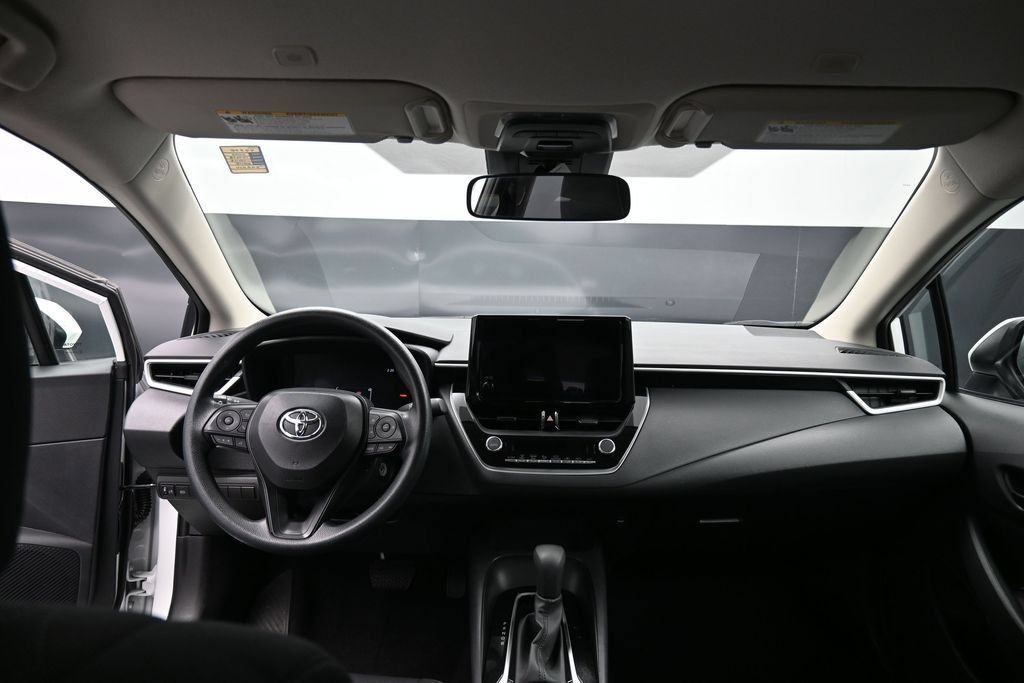Used 2026 Toyota Corolla LE FWD image 24