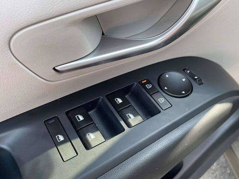 Certified 2025 Hyundai Tucson SE FWD image 14