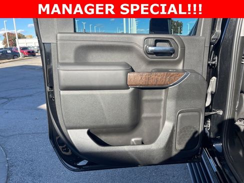 Certified 2022 GMC Sierra 2500 Denali w/ Denali Black Diamond Edition image 26