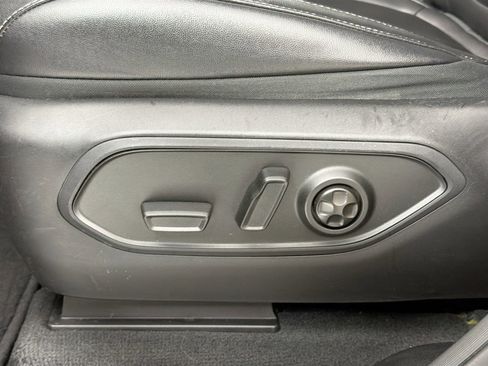 Used 2023 Jeep Grand Cherokee Limited RWD image 19