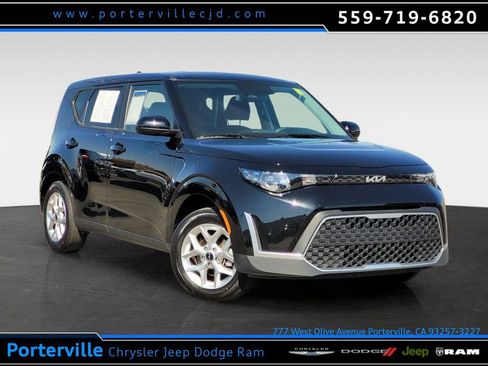 Used 2025 Kia Soul LX w/ LX Technology Package FWD image 1