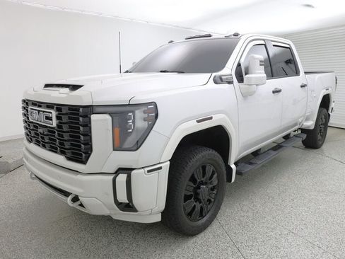 Used 2024 GMC Sierra 2500 Denali w/ Denali Reserve Package AWD/4WD image 1