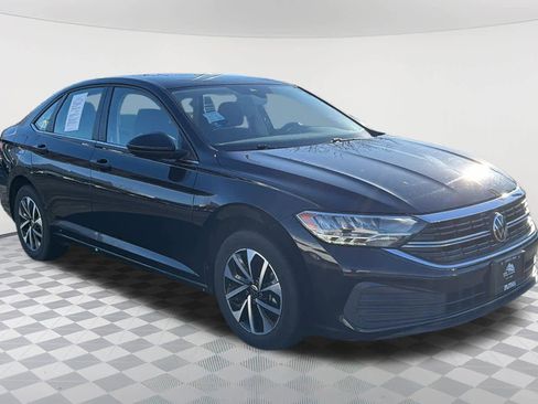 Used 2024 Volkswagen Jetta S image 3