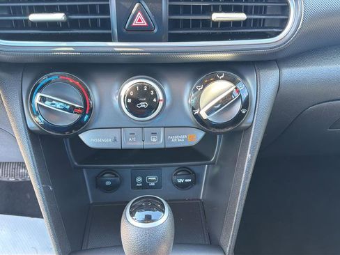 Used 2021 Hyundai Kona SE image 25