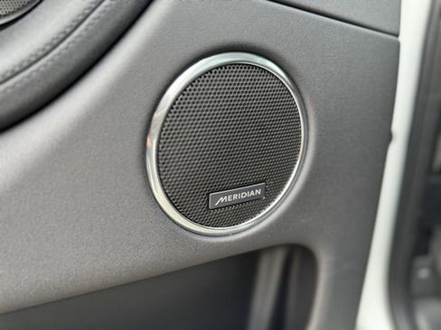 New 2025 Land Rover Discovery Sport S image 10