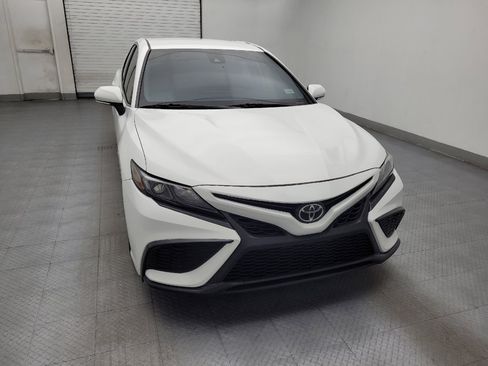 Used 2021 Toyota Camry SE w/ Convenience Package FWD image 14