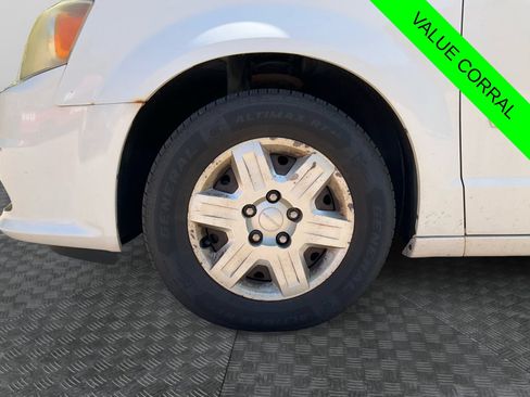 Used 2011 Dodge Grand Caravan Express FWD image 14