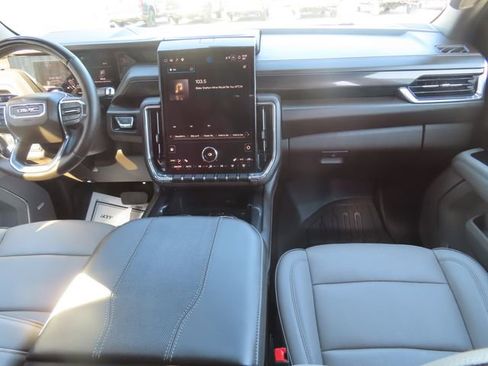 Used 2025 GMC Yukon Elevation image 25