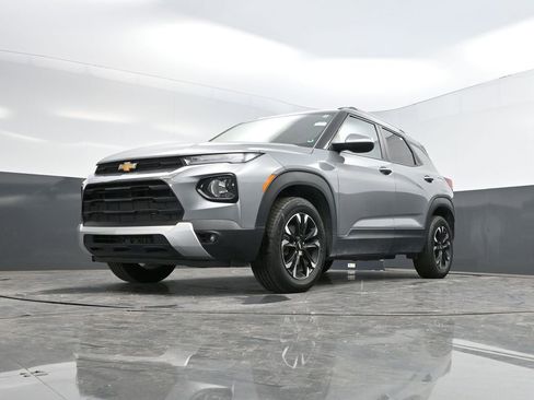 Used 2023 Chevrolet TrailBlazer LT w/ Convenience Package image 32