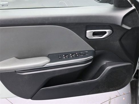 Used 2025 Kia K4 LXS image 11