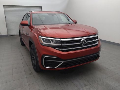 Used 2021 Volkswagen Atlas Cross Sport SE w/ Panoramic Sunroof Package image 14