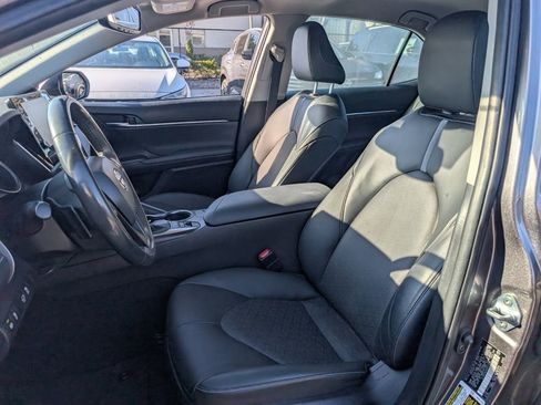 Used 2022 Toyota Camry XSE image 10