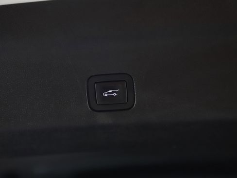 Used 2021 Chevrolet Tahoe Premier image 19