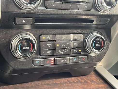 Used 2017 Ford F350 Platinum w/ Platinum Ultimate Package image 30