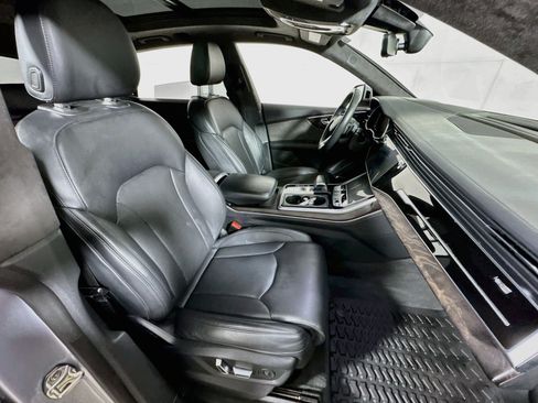 Used 2019 Audi Q8 Prestige AWD/4WD image 29