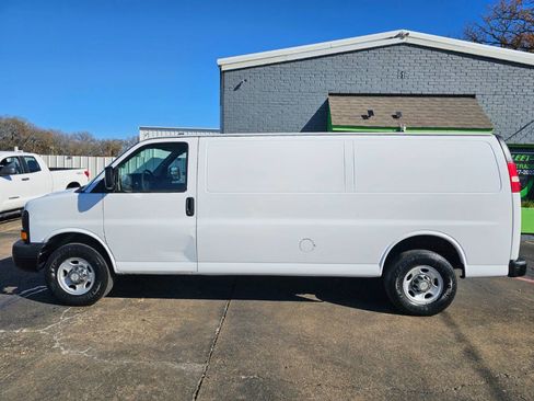 Used 2015 Chevrolet Express 2500 Extended image 6
