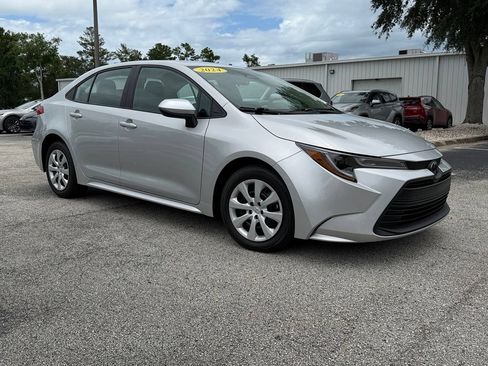 Used 2024 Toyota Corolla LE FWD image 3
