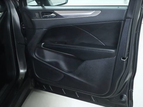 Used 2019 Lincoln MKC Premiere FWD image 33