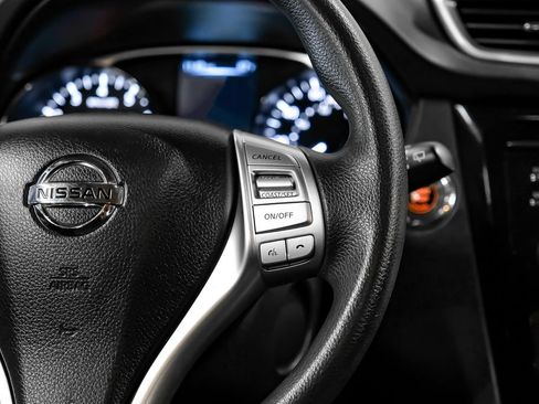 Used 2015 Nissan Rogue SV w/ SV Family Package FWD image 26