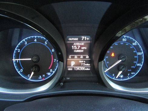 Used 2016 Toyota Corolla image 14