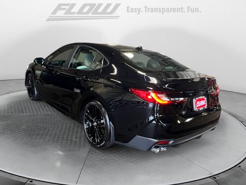 Used 2026 Toyota Camry SE w/ Convenience Package FWD image 6