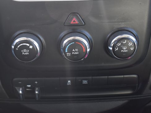 Used 2015 RAM 2500 Tradesman w/ Chrome Appearance Group image 32