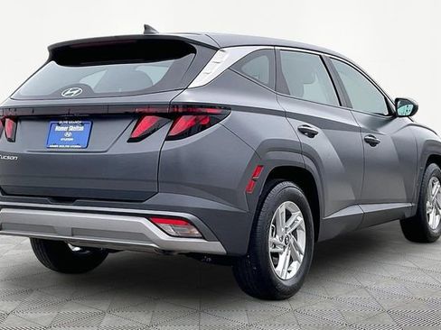 Certified 2025 Hyundai Tucson SE FWD image 12