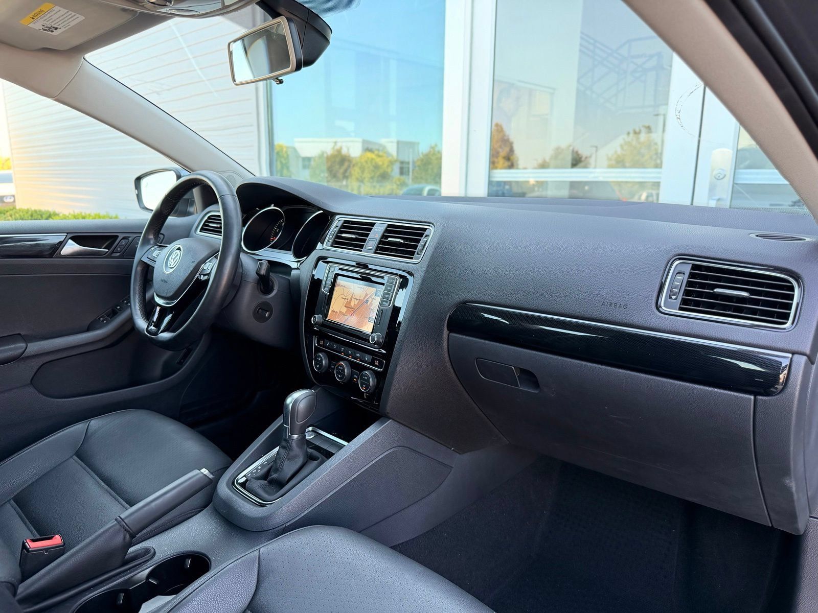 Used 2017 Volkswagen Jetta SEL Premium FWD image 26