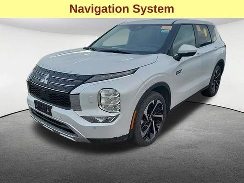 Used 2025 Mitsubishi Outlander SE AWD/4WD image 4