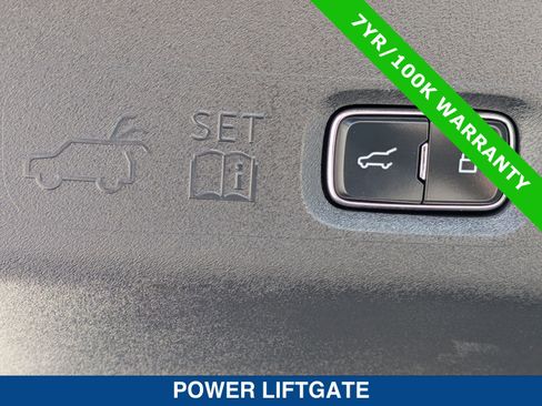 Certified 2025 Ford Expedition Active AWD/4WD image 15