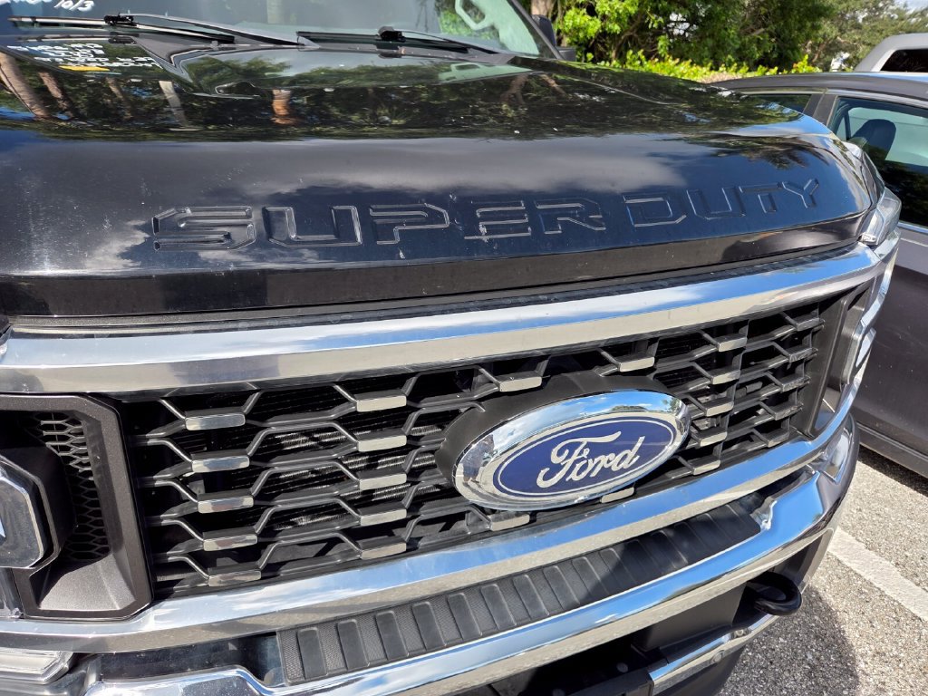 Used 2023 Ford F350 Lariat w/ Lariat Ultimate Package AWD/4WD image 2