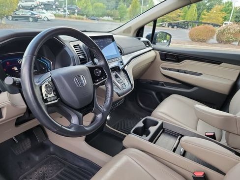Certified 2024 Honda Odyssey Touring image 13