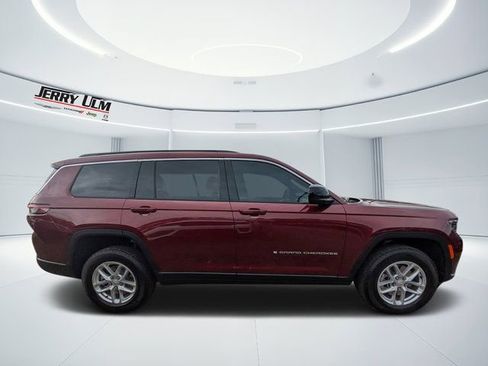 New 2025 Jeep Grand Cherokee L Laredo image 2